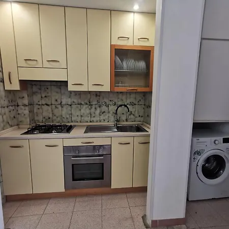 Daire Grey Gallipoli